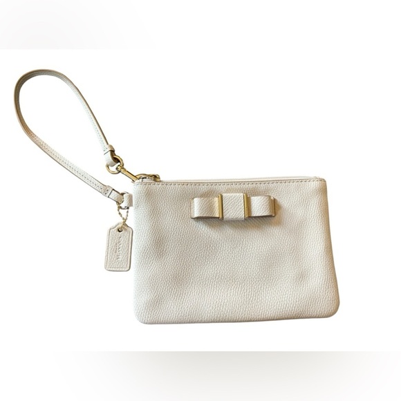 Coach Darcy Bow Cream Cross Grain Leather Small Wristlet Top Zipper - Picture 1 of 5